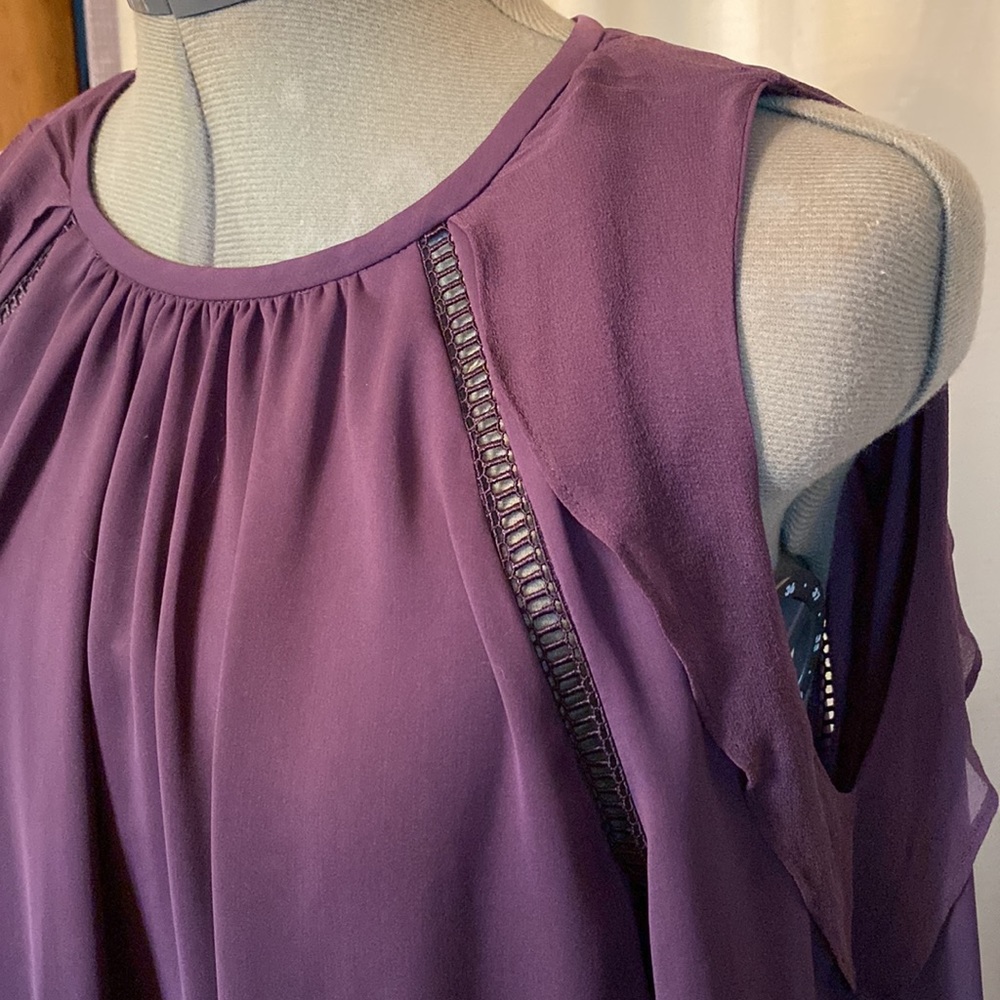 Beautiful Ramy Brook cold shoulder blouse - Picture 2 of 9